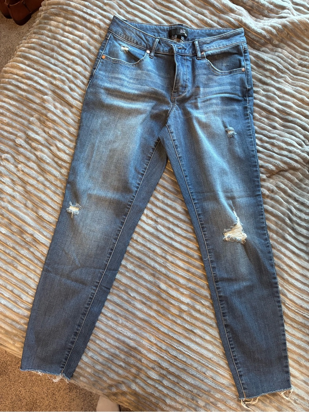 1822 Denim Faded Blue Skinny Jeans with Distressed Knees